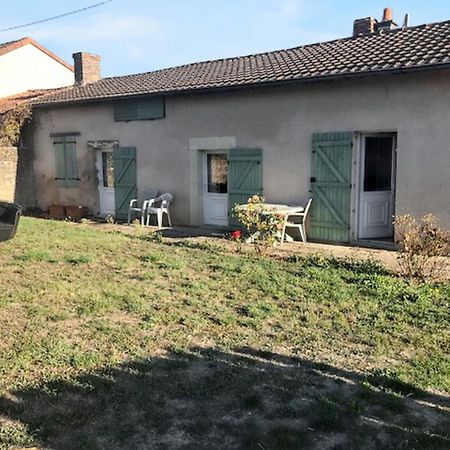 Charmante Maison A Mouterre-Silly Avec Jardin Et Terrasse Buitenkant foto